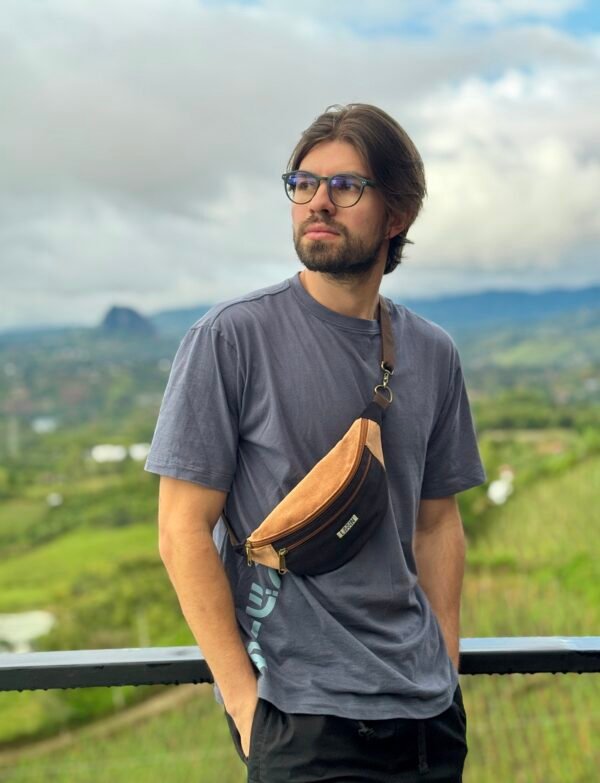 Riñonera Latin Terra Negra
